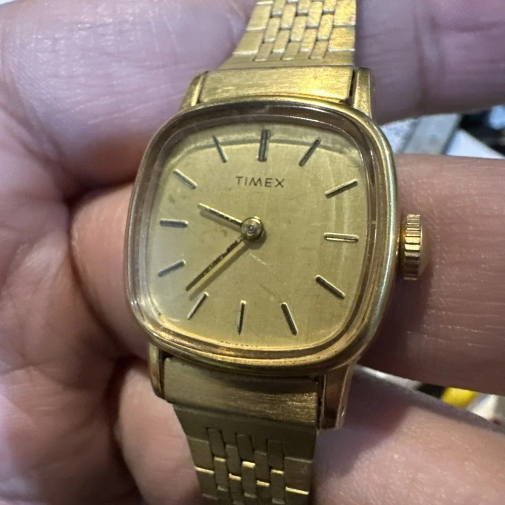 Working Vintage 1970s Timex Ladies Gold Tone Cushion Manual Wind Watch 22mm 6in